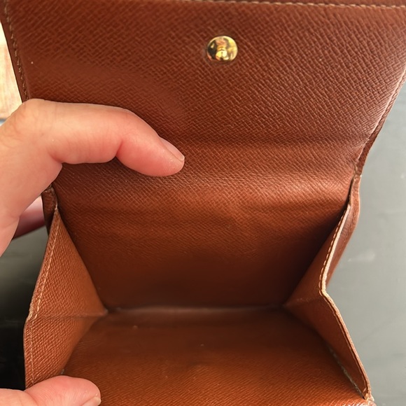 Louis Vuitton Wallet - Picture 4 of 11